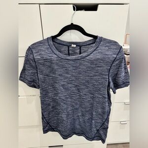 Lululemon t shirt